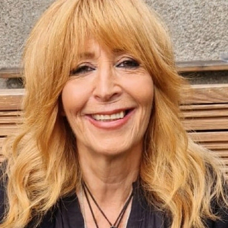Photo portrait of Counsellor in Aberdeen/Aberdeenshire Fiona Lambert (MBACP)